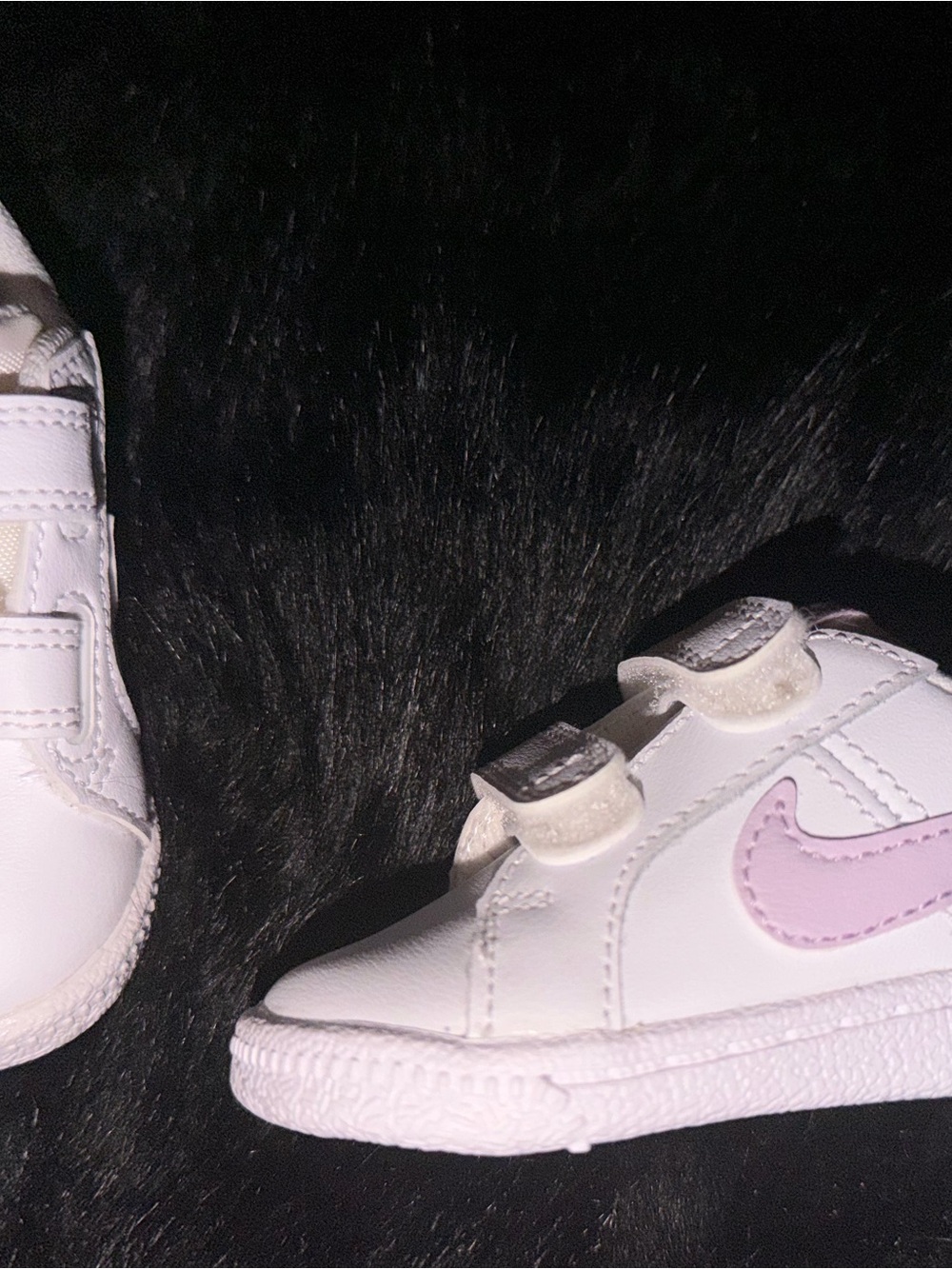 Nike Kids White Sneakers with Light Purple Swoosh - Velcro